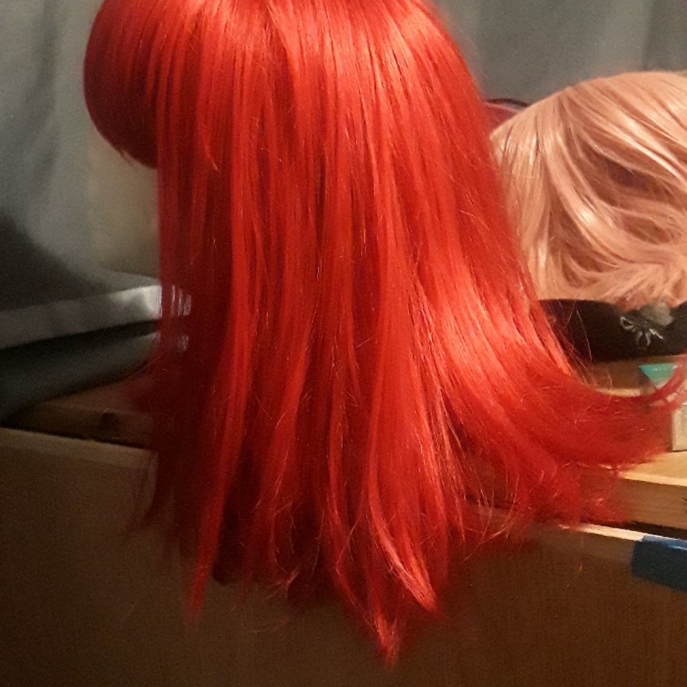 Wigs - Picture 4 of 4